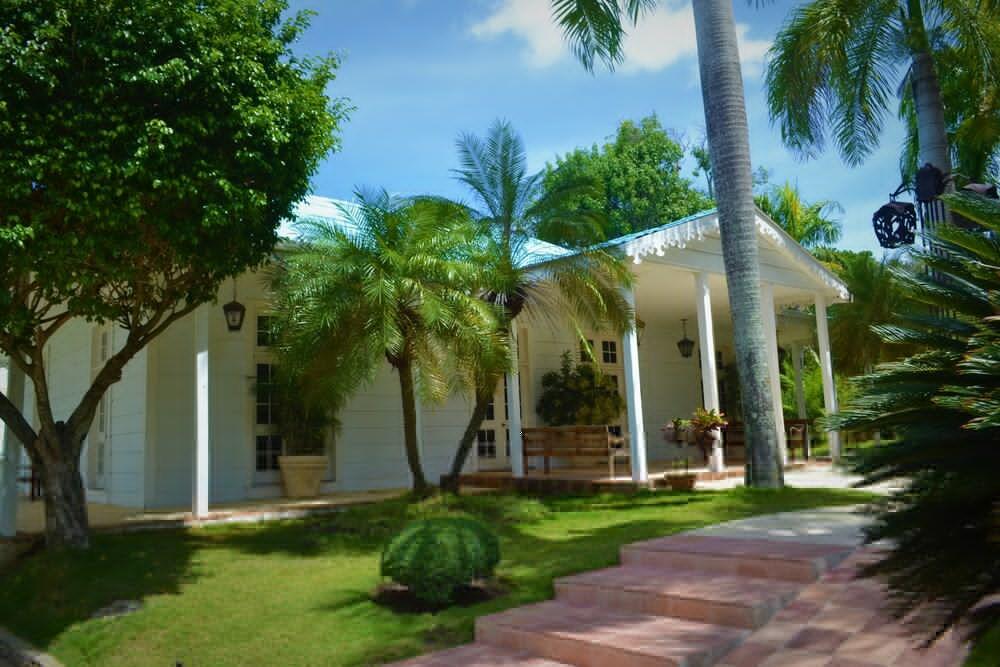Victorian House Hotel Sosua Exterior photo